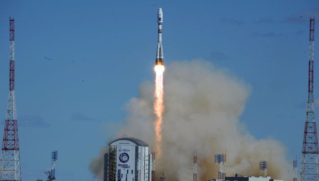 28 апреля 2016. Ракета-носитель Союз-2.1а с тремя российскими спутниками Ломоносов, Аист-2Д и SamSat-218 стартовала с космодрома Восточный 28 апреля 2016. Ракета-носитель Союз-2.1а с тремя российскими спутниками Ломоносов, Аист-2Д и SamSat-218 стартовала с космодрома Восточный