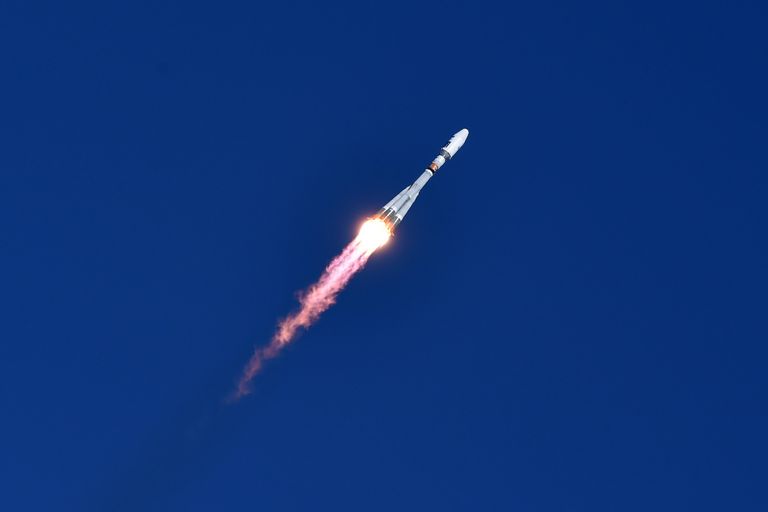 Первый пуск ракеты-носителя с космодрома Восточный Первый пуск ракеты-носителя с космодрома Восточный