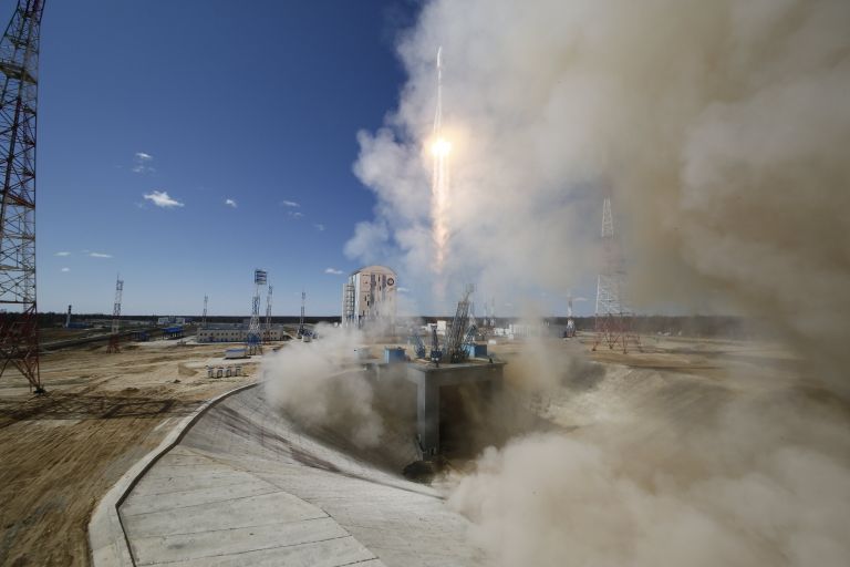 Первый пуск ракеты-носителя с космодрома Восточный Первый пуск ракеты-носителя с космодрома Восточный