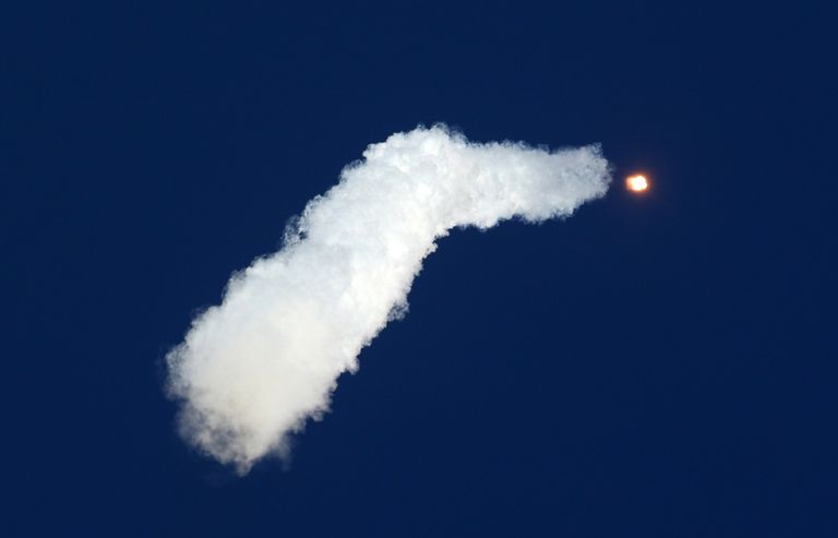 Первый пуск ракеты-носителя с космодрома Восточный Первый пуск ракеты-носителя с космодрома Восточный