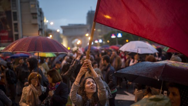Митинг у здания парламента в Скопье, Македония. Архивное фото Митинг у здания парламента в Скопье, Македония. Архивное фото