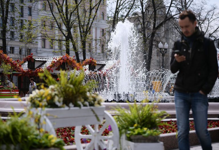 Фонтан на Пушкинской площади в Москве Фонтан на Пушкинской площади в Москве