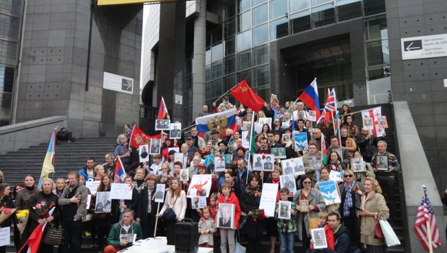 Акция Бессмертный полк в Париже в 2015 году Акция Бессмертный полк в Париже в 2015 году