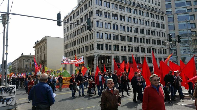Около 30 тысяч человек приняли участие в первомайской демонстрации в Берлине