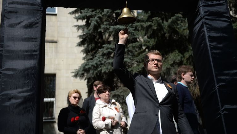 Участники акции в память о погибших при пожаре в одесском Доме профсоюзов у посольства Украины в Москве Участники акции в память о погибших при пожаре в одесском Доме профсоюзов у посольства Украины в Москве