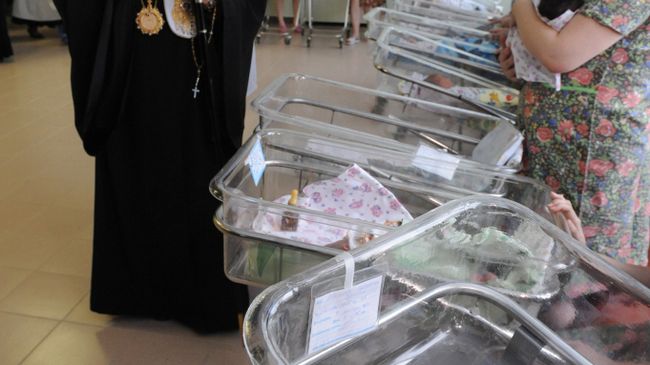 Посещение патриархом Кириллом родильного дома в Москве Посещение патриархом Кириллом родильного дома в Москве