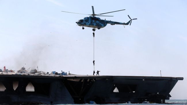 Учения Корпуса стражей исламской революции в Ормузском проливе. Архивное фото Учения Корпуса стражей исламской революции в Ормузском проливе. Архивное фото