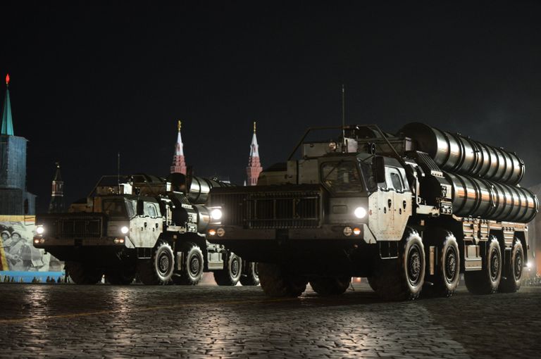 Зенитный ракетный комплекс С-400 Триумф на репетиции военного парада Зенитный ракетный комплекс С-400 Триумф на репетиции военного парада