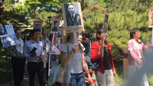 Акция Бессмертный полк впервые прошла в Пекине Акция Бессмертный полк впервые прошла в Пекине