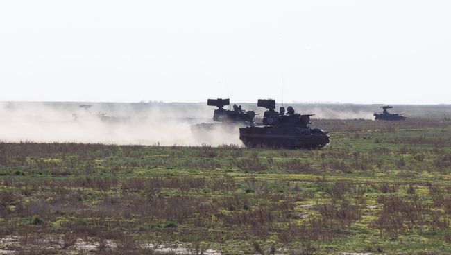 Зенитный ракетный комплекс Тунгуска подразделения противовоздушной обороны общевойскового объединения ЗВО во время тактических учений на полигоне Капустин Яр в Астраханской области. Архивное фото