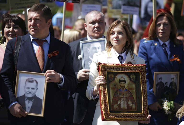 Прокурор Республики Крым Наталья Поклонская на акции Бессмертный полк в Симферополе Прокурор Республики Крым Наталья Поклонская на акции Бессмертный полк в Симферополе