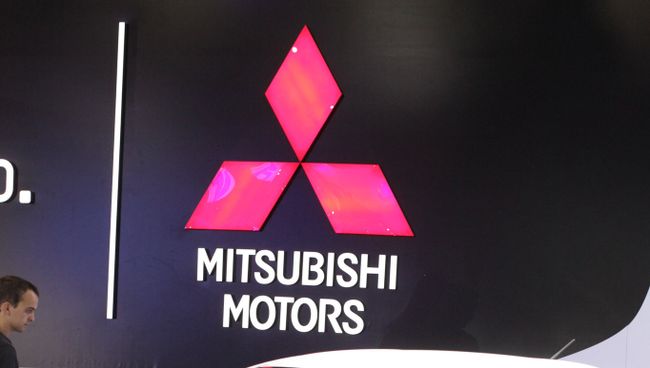 Стенд компании Mitsubishi Motors. Архивное фото Стенд компании Mitsubishi Motors. Архивное фото