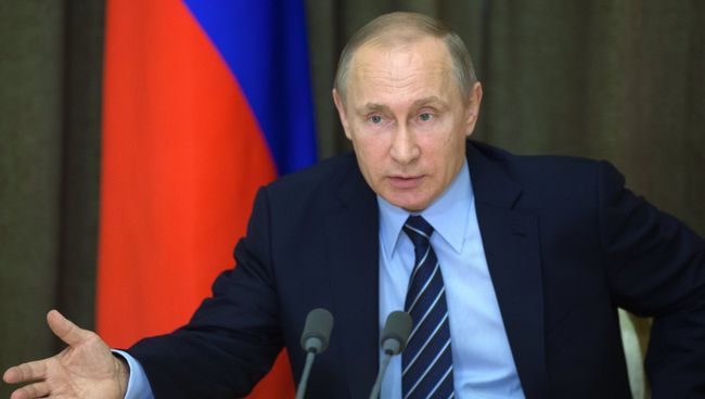 Президент России Владимир Путин проводит совещание с военными в резиденции Бочаров ручей в Сочи Президент России Владимир Путин проводит совещание с военными в резиденции Бочаров ручей в Сочи
