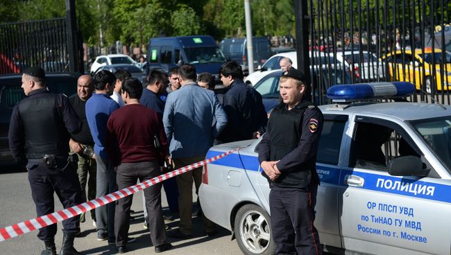 Массовая драка на Хованском кладбище в Москве. Архивное фото Массовая драка на Хованском кладбище в Москве. Архивное фото