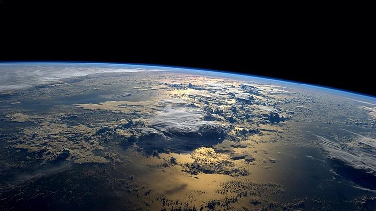 Фотография Земли, сделанная с борта МКС астронавтом NASA Рэдом Вейсманом Фотография Земли, сделанная с борта МКС астронавтом NASA Рэдом Вейсманом