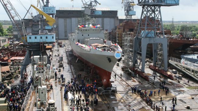 Спуск на воду фрегата Trikand на Прибалтийском судостроительном заводе Янтарь в Калининграде. Архивное фото Спуск на воду фрегата Trikand на Прибалтийском судостроительном заводе Янтарь в Калининграде. Архивное фото