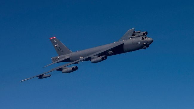 Стратегический американский бомбардировщик B-52 Superfortress Стратегический американский бомбардировщик B-52 Superfortress