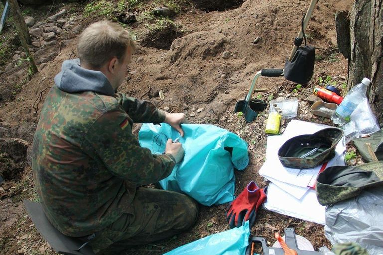 Представители Народного союза Германии по уходу за воинскими захоронениями прибыли на остров Большой Тютерс
