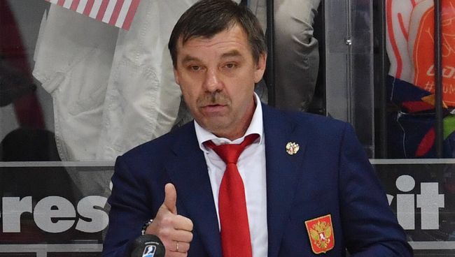 Главный тренер сборной России Олег Знарок в матче за третье место чемпионата мира по хоккею между сборными командами России и США. Архивное фото Главный тренер сборной России Олег Знарок в матче за третье место чемпионата мира по хоккею между сборными командами России и США. Архивное фото