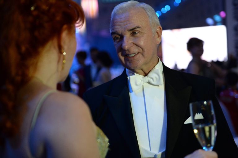 Президент Российского танцевального союза, вице-президент Всемирной Федерации спортивных танцев Станислав Попов во время XIV благотворительного Венского Бала в Гостином дворе в Москве Президент Российского танцевального союза, вице-президент Всемирной Федерации спортивных танцев Станислав Попов во время XIV благотворительного Венского Бала в Гостином дворе в Москве