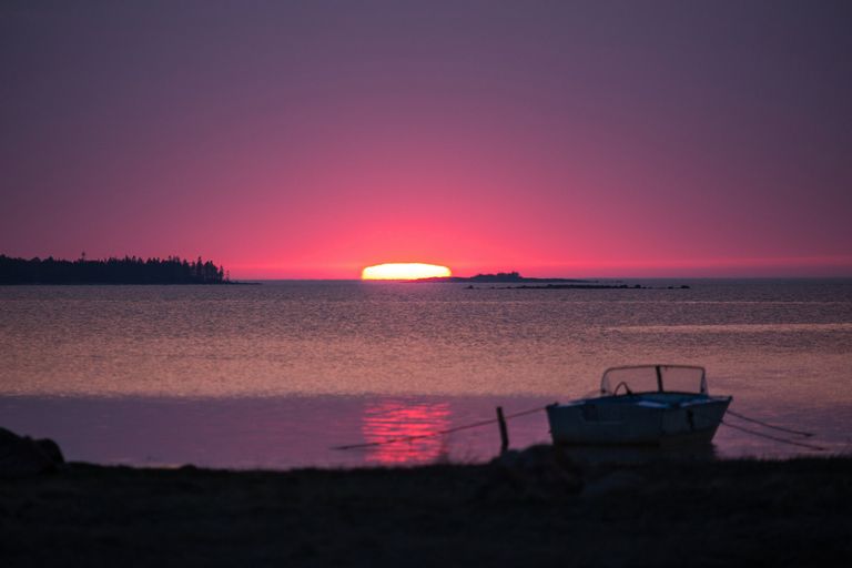 Восход на Белом море в Беломорском районе Республики Карелия Восход на Белом море в Беломорском районе Республики Карелия