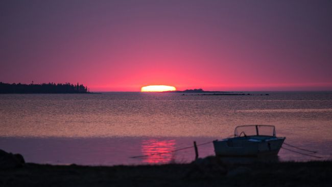 Восход на Белом море в Беломорском районе Республики Карелия Восход на Белом море в Беломорском районе Республики Карелия