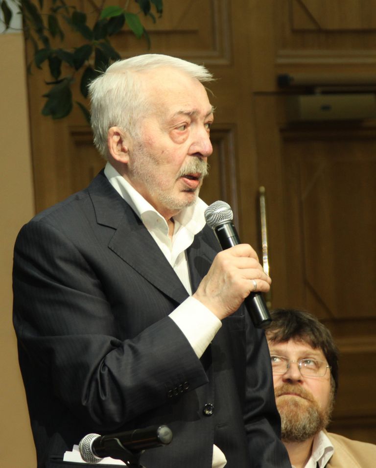 Писатель Андрей Битов Писатель Андрей Битов