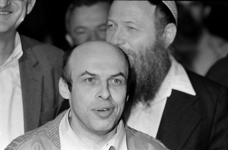 Советский диссидент Анатолий Щаранский в Тель-Авиве после его освобождения советскими властями Советский диссидент Анатолий Щаранский в Тель-Авиве после его освобождения советскими властями