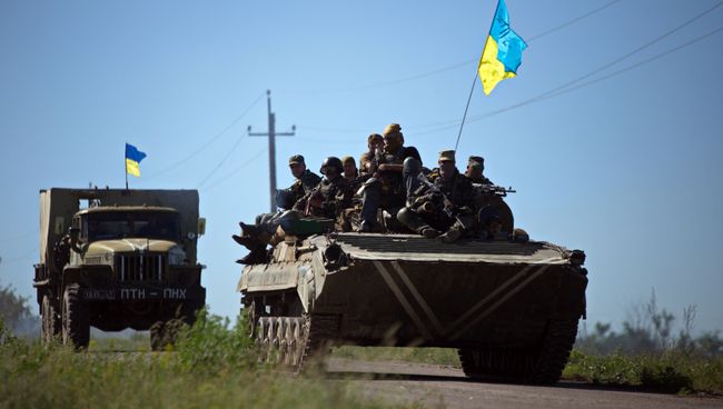 Бронетехника ВСУ возле Мукачево, Украина. Архивное фото Бронетехника ВСУ возле Мукачево, Украина. Архивное фото