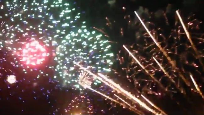 В сети появилось видео взрыва во время фейерверка в Дзержинске В сети появилось видео взрыва во время фейерверка в Дзержинске