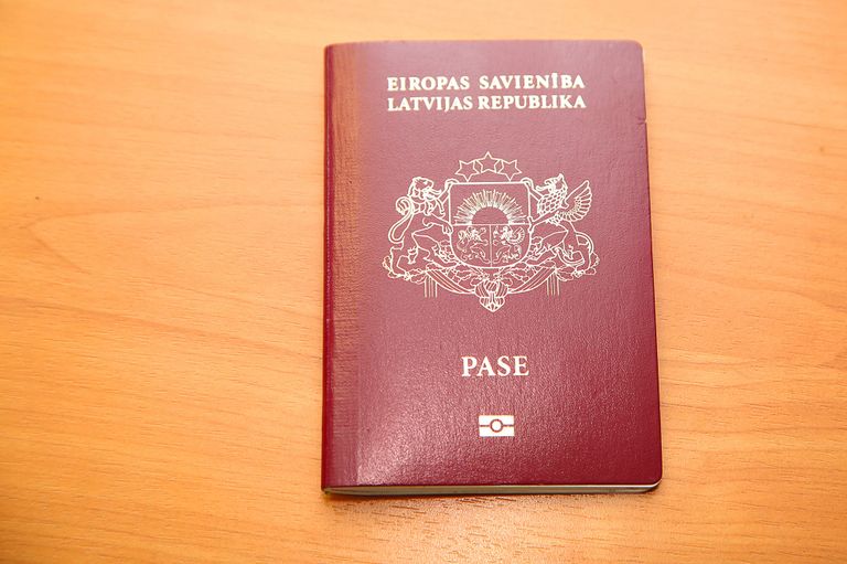 Гражданский паспорт Латвийской Республики