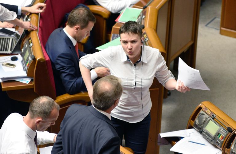 Украинская военнослужащая Надежда Савченко на заседании Верховной Рады Украины в Киеве Украинская военнослужащая Надежда Савченко на заседании Верховной Рады Украины в Киеве