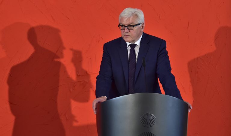 Глава МИД Германии Франк-Вальтер Штайнмайер во время пресс-конференции в Берлине. 31 мая 2016 Глава МИД Германии Франк-Вальтер Штайнмайер во время пресс-конференции в Берлине. 31 мая 2016