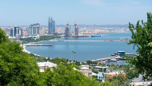 Панорама города Баку и Бакинской бухты в Каспийском море. Архивное фото Панорама города Баку и Бакинской бухты в Каспийском море. Архивное фото