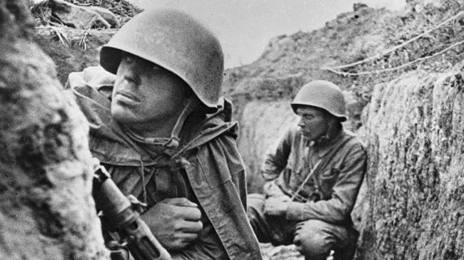 Советские воины 115-й дивизии генерал-майора Конькова готовятся к бою на левом берегу Невы Советские воины 115-й дивизии генерал-майора Конькова готовятся к бою на левом берегу Невы