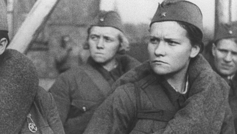 Кадр из фильма Москвичи в 1941 году