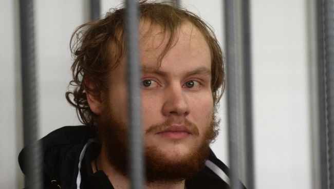 Антон Иванюженков (сын бывшего министра спорта РФ, а ныне депутата Госдумы Бориса Иванюженкова) в Подольском суде Подмосковья. Архивное фото Антон Иванюженков (сын бывшего министра спорта РФ, а ныне депутата Госдумы Бориса Иванюженкова) в Подольском суде Подмосковья. Архивное фото
