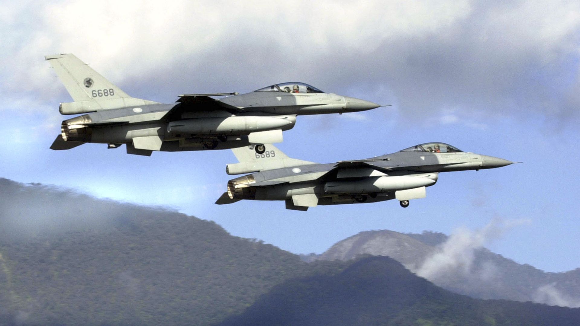 Истребители F-16 ВВС Тайваня Истребители F-16 ВВС Тайваня - РИА Новости, 1920, 02.06.2026