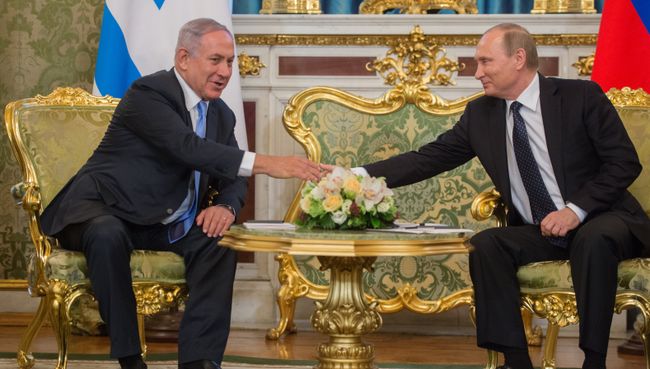 Президент России Владимир Путин и премьер-министр Израиля Биньямин Нетаньяху во время встречи в Кремле Президент России Владимир Путин и премьер-министр Израиля Биньямин Нетаньяху во время встречи в Кремле