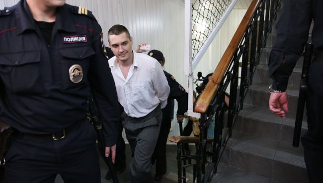 Антон Рыжов, обвиняемый в угоне автомобиля Чайка в Савеловском суде Москвы Антон Рыжов, обвиняемый в угоне автомобиля Чайка в Савеловском суде Москвы