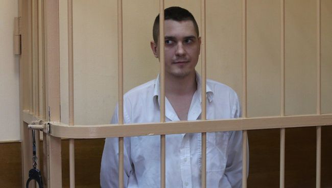 Антон Рыжов, обвиняемый в угоне автомобиля Чайка в Савеловском суде Москвы Антон Рыжов, обвиняемый в угоне автомобиля Чайка в Савеловском суде Москвы