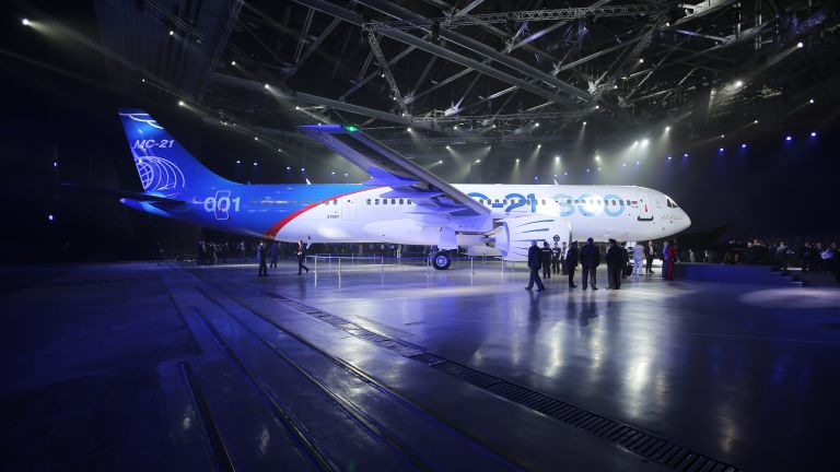 Выкатка нового пассажирского самолета МС-21 в Иркутске Выкатка нового пассажирского самолета МС-21 в Иркутске