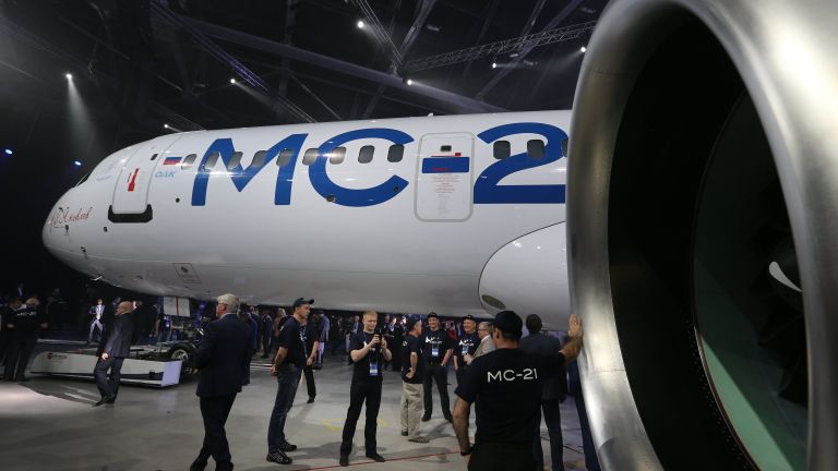 Выкатка нового пассажирского самолета МС-21 в Иркутске Выкатка нового пассажирского самолета МС-21 в Иркутске