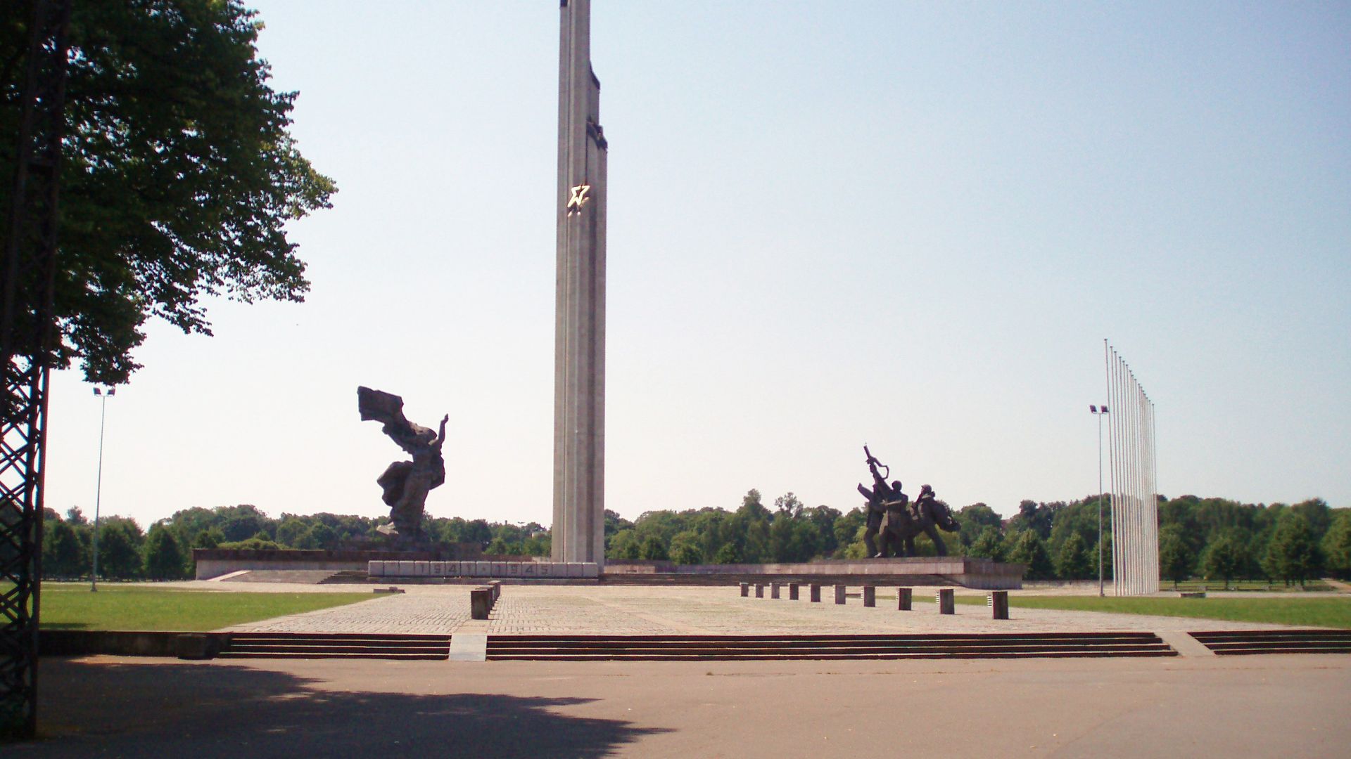 Памятник Освободителям на площади Узварас в Риге, Латвия Памятник Освободителям на площади Узварас в Риге, Латвия - РИА Новости, 1920, 15.05.2022
