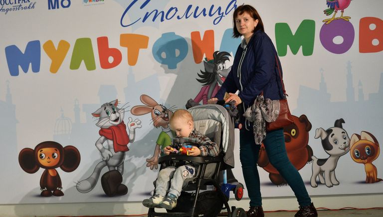 Посетители на открытии выставки Столица мультфильмов, приуроченной к 80-летию Союзмультфильма и 120-летию Музея Москвы Посетители на открытии выставки Столица мультфильмов, приуроченной к 80-летию Союзмультфильма и 120-летию Музея Москвы