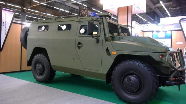 Бронеавтомобиль Тигр и другая российская техника на выставке в Париже Бронеавтомобиль Тигр и другая российская техника на выставке в Париже
