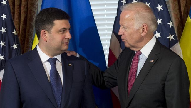 Вице-президент США Джо Байден время встречи с премьер-министром Украины Владимиром Гройсманом в Вашингтоне. 15 июня 2016 Вице-президент США Джо Байден время встречи с премьер-министром Украины Владимиром Гройсманом в Вашингтоне. 15 июня 2016