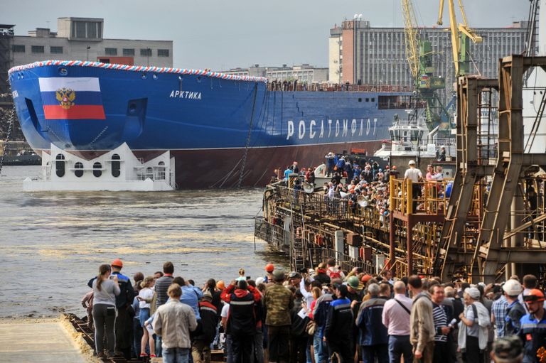 Церемония спуска на воду головного атомного ледокола проекта Арктика на Балтийском заводе в Санкт-Петербурге Церемония спуска на воду головного атомного ледокола проекта Арктика на Балтийском заводе в Санкт-Петербурге