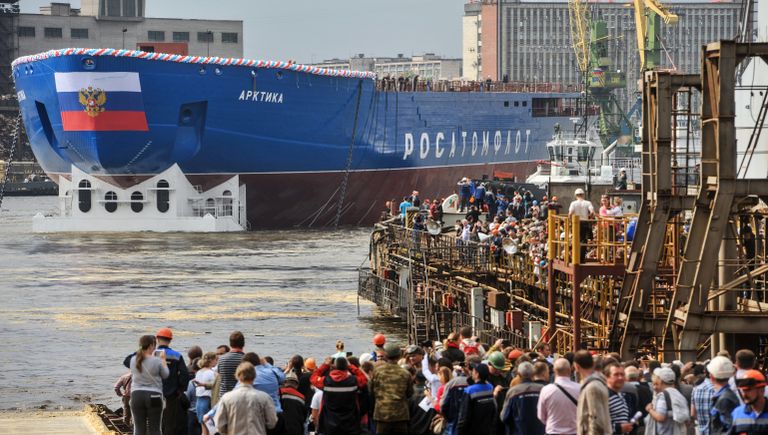 Церемония спуска на воду головного атомного ледокола проекта Арктика на Балтийском заводе в Санкт-Петербурге Церемония спуска на воду головного атомного ледокола проекта Арктика на Балтийском заводе в Санкт-Петербурге