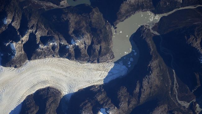 Фотосъемка в рамках эксперимента Ураган, представленная в блоге Роскосмоса работающим на МКС космонавтом Алексеем Овчининым. Ледники Патагонии